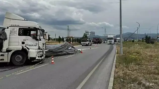 Afyonkarahisar'da feci kaza: 2 kişi öldü, 1 yaralı