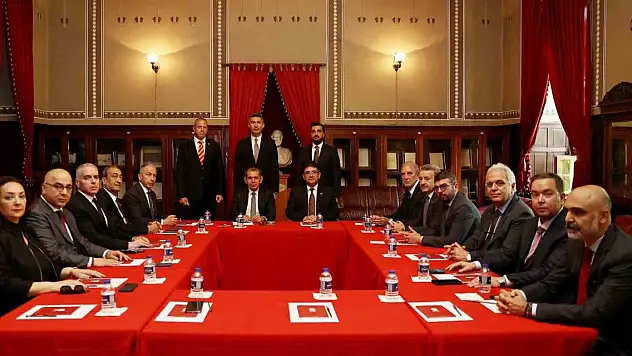 Galatasaray'da ilk yönetim kurulu toplantısı ve görev dağılımı yapıldı