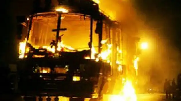 Pakistan'da okul servisinde patlama