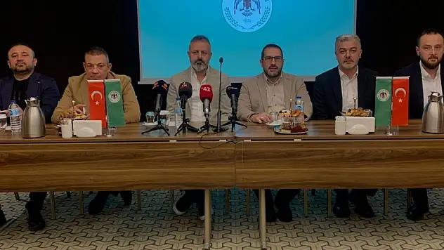 Konyaspor'da yönetim soruları cevaplayacak!