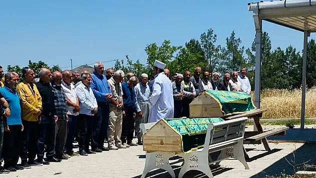 Eşi tarafından öldürülen anne ve kızı toprağa verildi