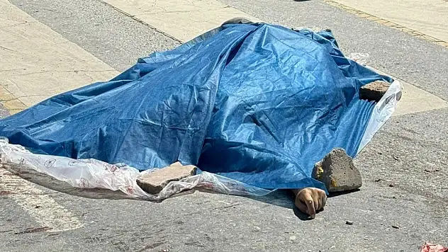 Feci ölüm! Beton mikseri çarptı