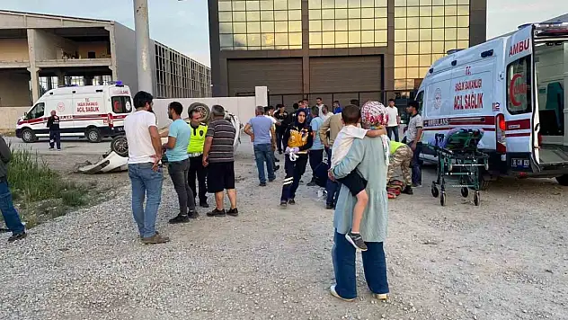 Ankara'da iki otomobil çarpıştı: 2'si ağır 3 yaralı