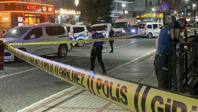 Tartıştığı kişiyi sokak ortasında silahla vurdu