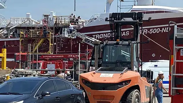 Gemide yangın çıktı, 4 işçi dumandan etkilendi