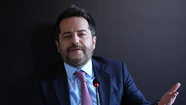 Galatasaray'da Erden Timur, görevinden ayrıldığını açıkladı