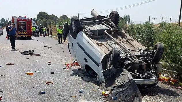 Manisa'da iki araç çarpıştı: 1 ölü, 5 yaralı