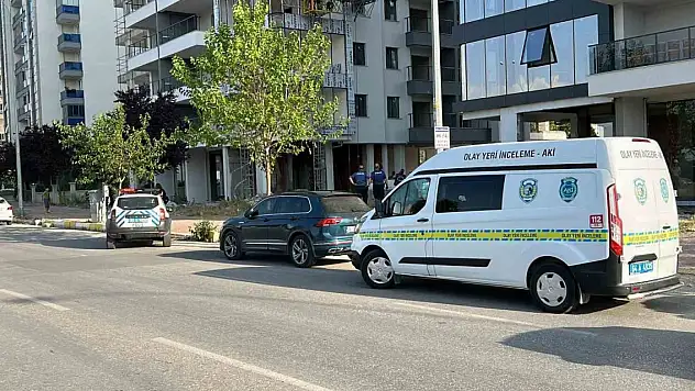 9. kattan düşen inşaat işçisi hayatını kaybetti