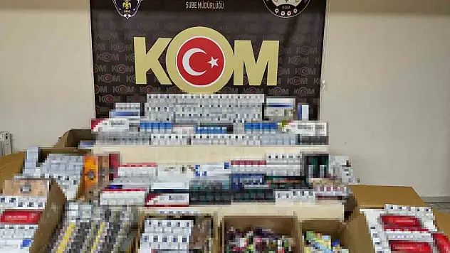İzmir'de piyasa değeri 10 milyon 800 bin lira olan kaçak ürün ele geçirildi