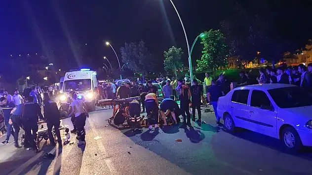 Amasya'da iki motosiklet kafa kafaya çarpıştı: 2 genç hayatını kaybetti