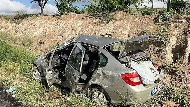 Nevşehir'de otomobil devrildi, YKS'ye girecek öğrencinin de arasında bulunduğu 4 kişi yaralandı