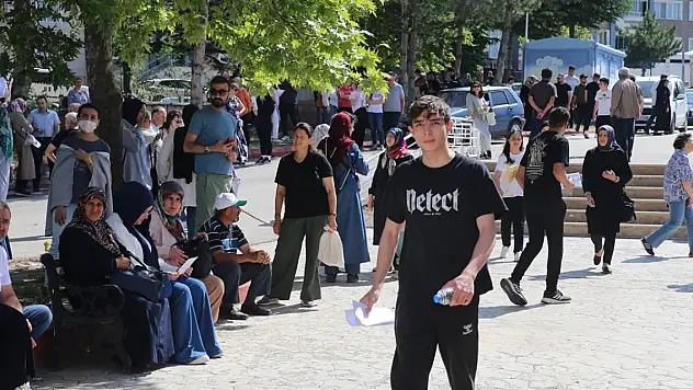 YKS'nin ilk oturumu TYT başladı