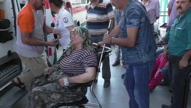 Konya'da hafif ticari araçla kamyon çarpıştı: 9 yaralı