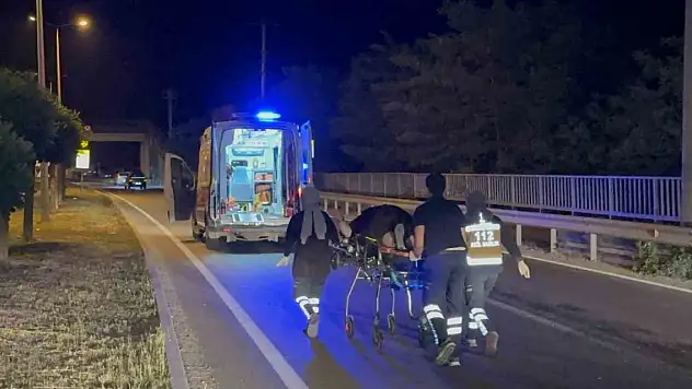 Otomobil kamyonete çarptı: 3 yaralı