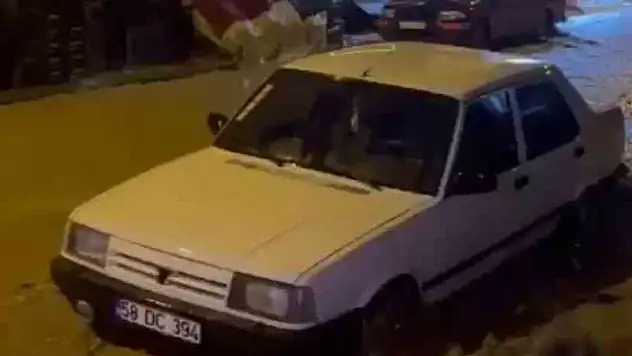 Divriği'de sel: Araçlar suya gömüldü