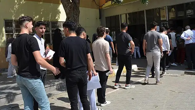 YKS'de Alan Yeterlilik Testleri oturumu başladı