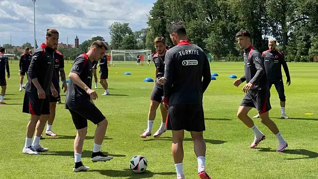 A Milli Futbol Takımı, Polonya maçı hazırlıklarını tamamladı