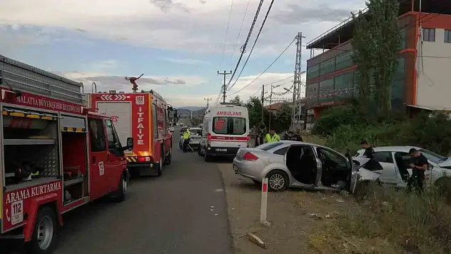 Kontrolden çıkan otomobil karşı şeride geçti: 1 ölü, 4 yaralı