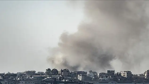 İsrailin Refah'ta bir eve düzenlediği saldırıda 8 Filistinli hayatını kaybetti