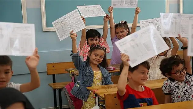 20 milyonu aşkın öğrenci 'karne heyecanı' yaşayacak