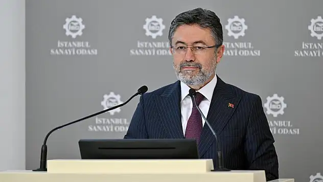 Bafa Gölü'ne sert iniş yapan uçak batmaya başladı! Bakan Yumaklı'dan açıklama