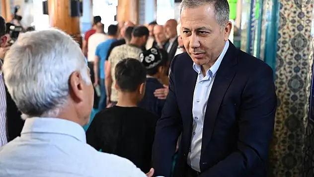 Konya'da Bakan Yerlikaya'dan anlamlı mesaj