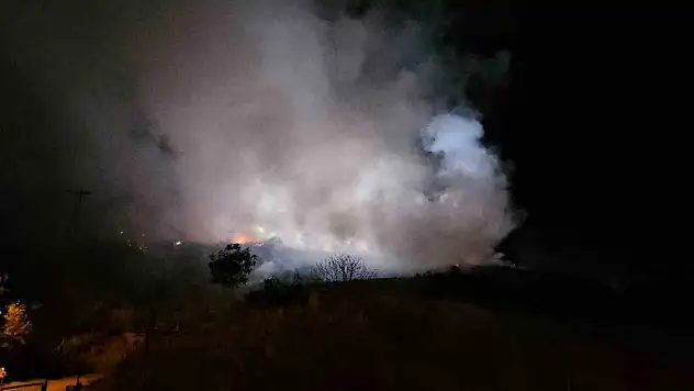 Büyük yangın 9 saat sonra kontrol altına alındı