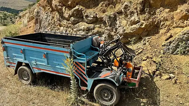 Kayalıklara çarpan patpatta bir kişi öldü 2 kişi yaralandı