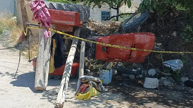 Traktör devrildi: 1 kişi hayatını kaybetti, 1 kişi yaralandı