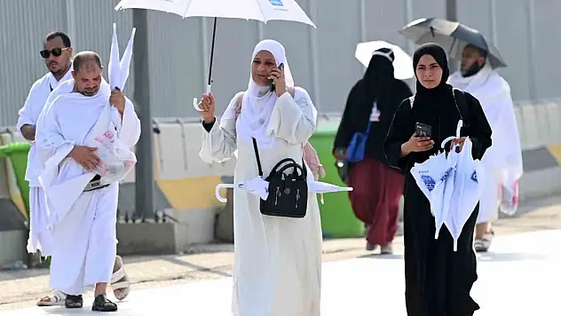 Aşırı sıcaklardan binden fazla hacı adayı hayatını kaybetti