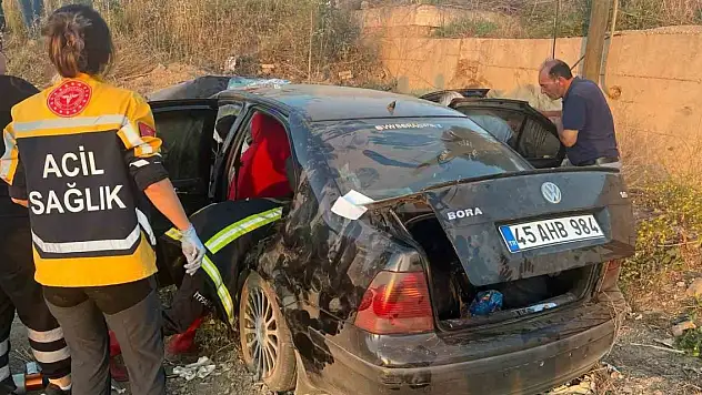 Afyonkarahisar-Konya kara yolunda trafik kazası! 1 kişi öldü, 4 kişi yaralandı