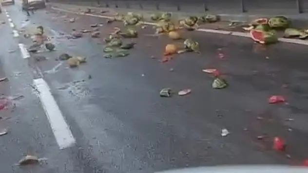 Karpuzlar yola döküldü, yol kayak pistine döndü