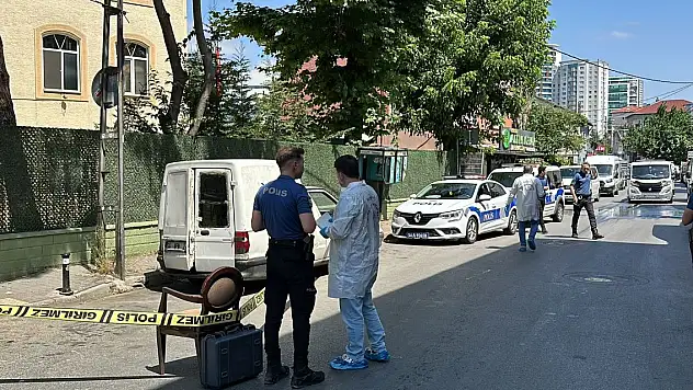 Ataşehir'de 10 yıldır yaşadığı aracında ölü bulundu