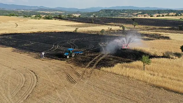 Kütahya'da buğday ekili 7 hektar tarla yandı