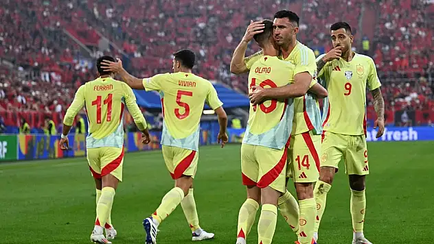 İspanya, grubunu namağlup tamamladı