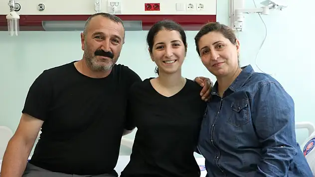 Su içerken bile zorlanan hasta 8 yıl sonra normal beslenmeye başladı