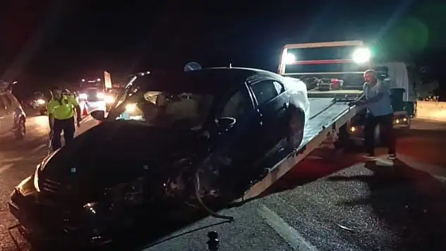 Adıyaman'da otomobiller kafa kafaya çarpıştı: 8 yaralı