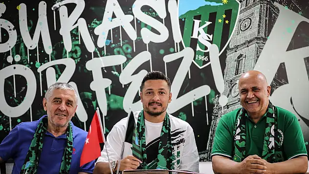 Konyaspor'dan ayrılan Ahmet Oğuz imzasını attı!