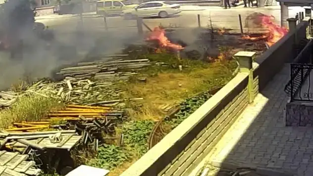 Patlayan boya tüpünün çıkardığı yangın kamerada