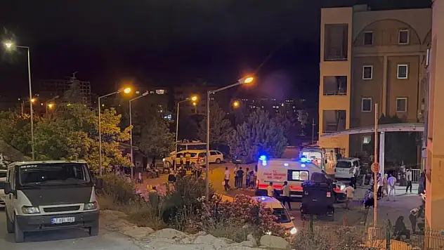 İki aile arasında taşlı, sopalı, silahlı kavgada kan aktı: 10 yaralı