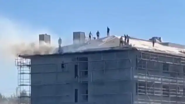 İstanbul'da inşaat halindeki binada yangın