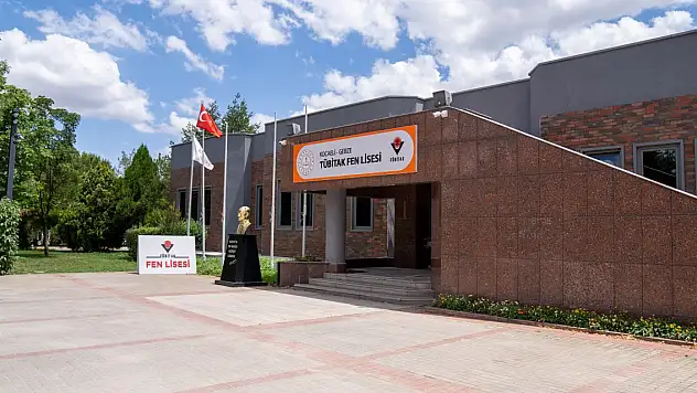 TÜBİTAK Fen Lisesi, geleceğin bilim insanı adaylarını bekliyor
