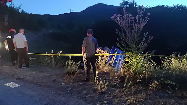 Karabük'te tarım aracı şarampole devrildi: 1 ölü, 6 yaralı