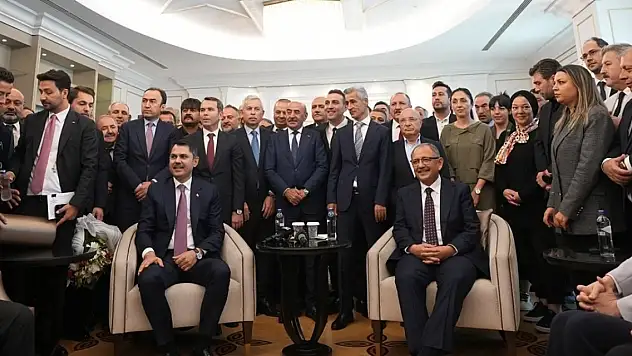 Bakan Kurum, Mehmet Özhaseki'den görevi devraldı