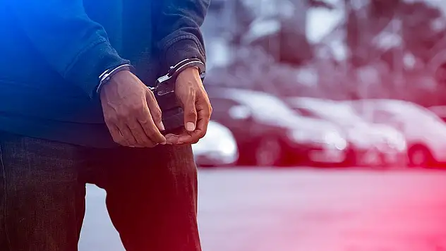 Düğünde havaya ateş açan 3 kişi yakalandı