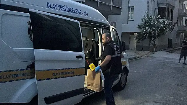 Boşanma aşamasındaki eşi ve 2 çocuğunu tabancayla yaraladı