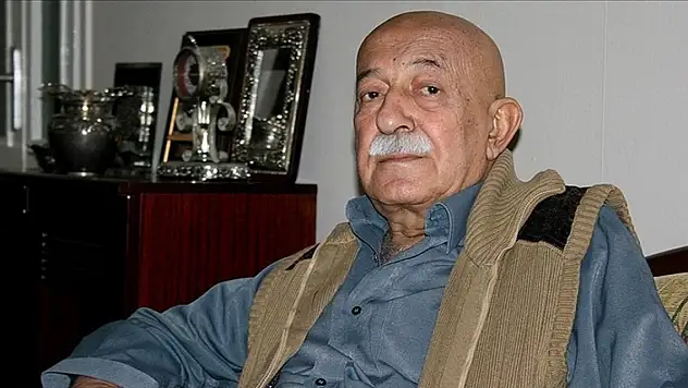 Yedi Güzel Adam'ın 'Ağabeyi': Erdem Bayazıt