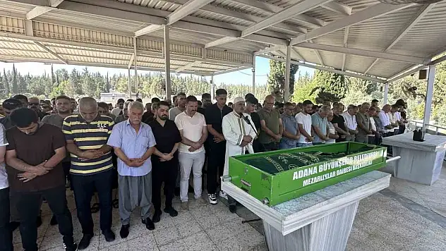 İrfan Can Eğribayat'ın babası Adana'da toprağa verildi