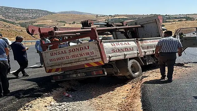 Adıyaman'da kamyonetle otomobil çarpıştı: 1 ölü, 3 yaralı