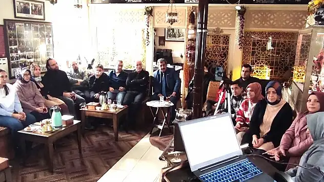 Kitap durağı, ilgi odağı oldu